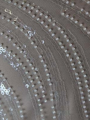 Tulle brodé de perles ivoire - EB1028