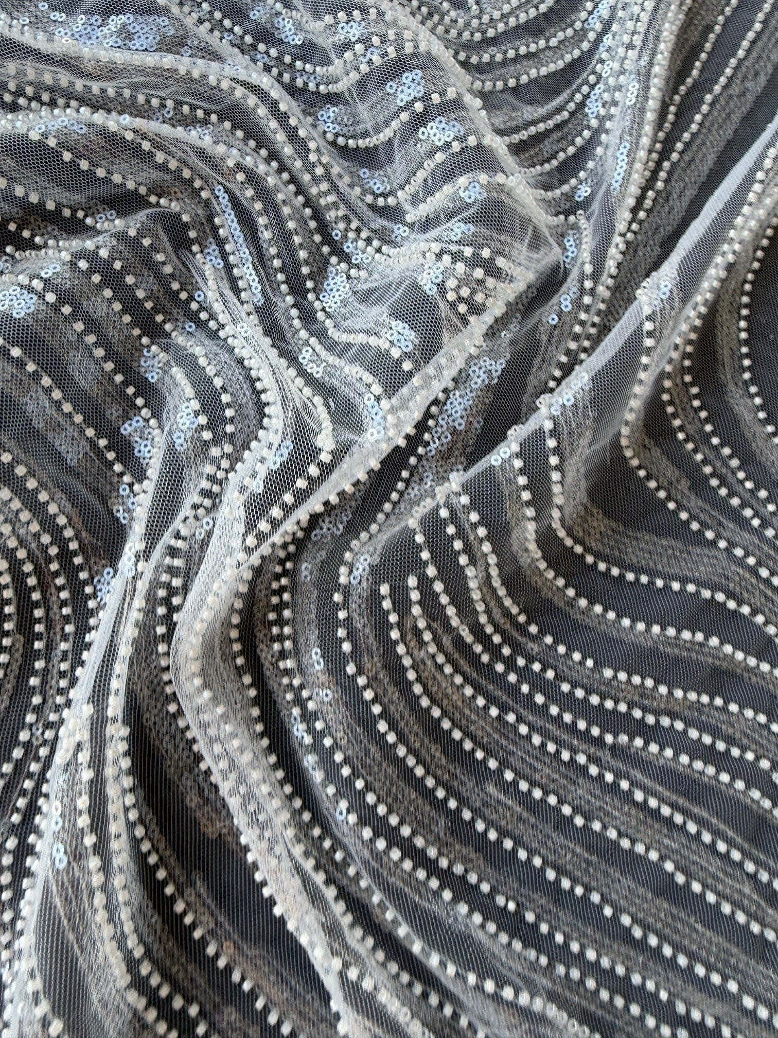 Tulle brodé de perles ivoire - EB1028