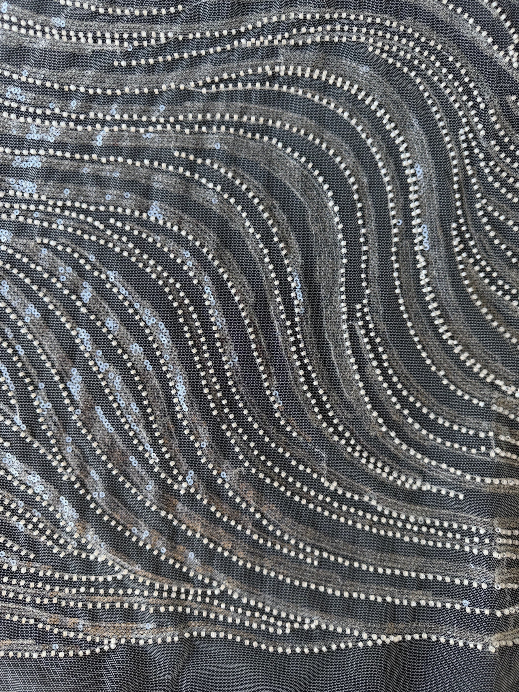 Tulle brodé de perles ivoire - EB1028