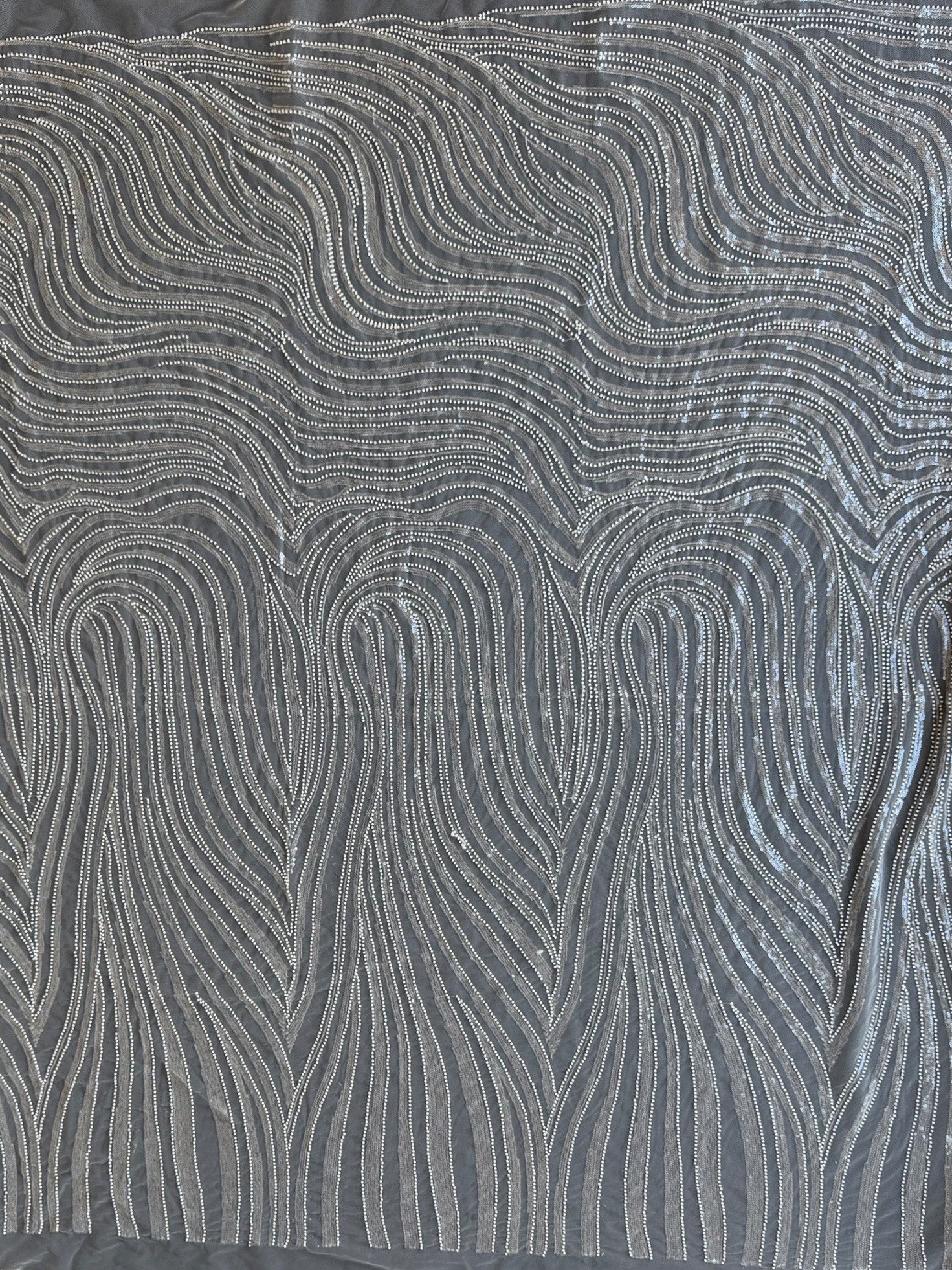 Tulle brodé de perles ivoire - EB1028