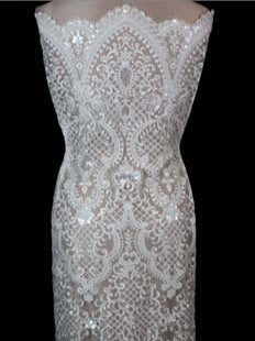 Tulle brodé de perles ivoire - EB1032