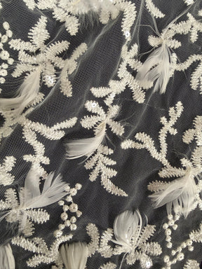 Tulle brodé de perles et de plumes ivoire - EB1040