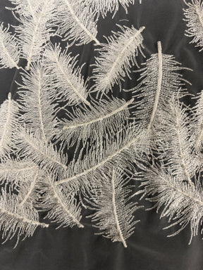Tulle brodé de perles ivoire - EB1043
