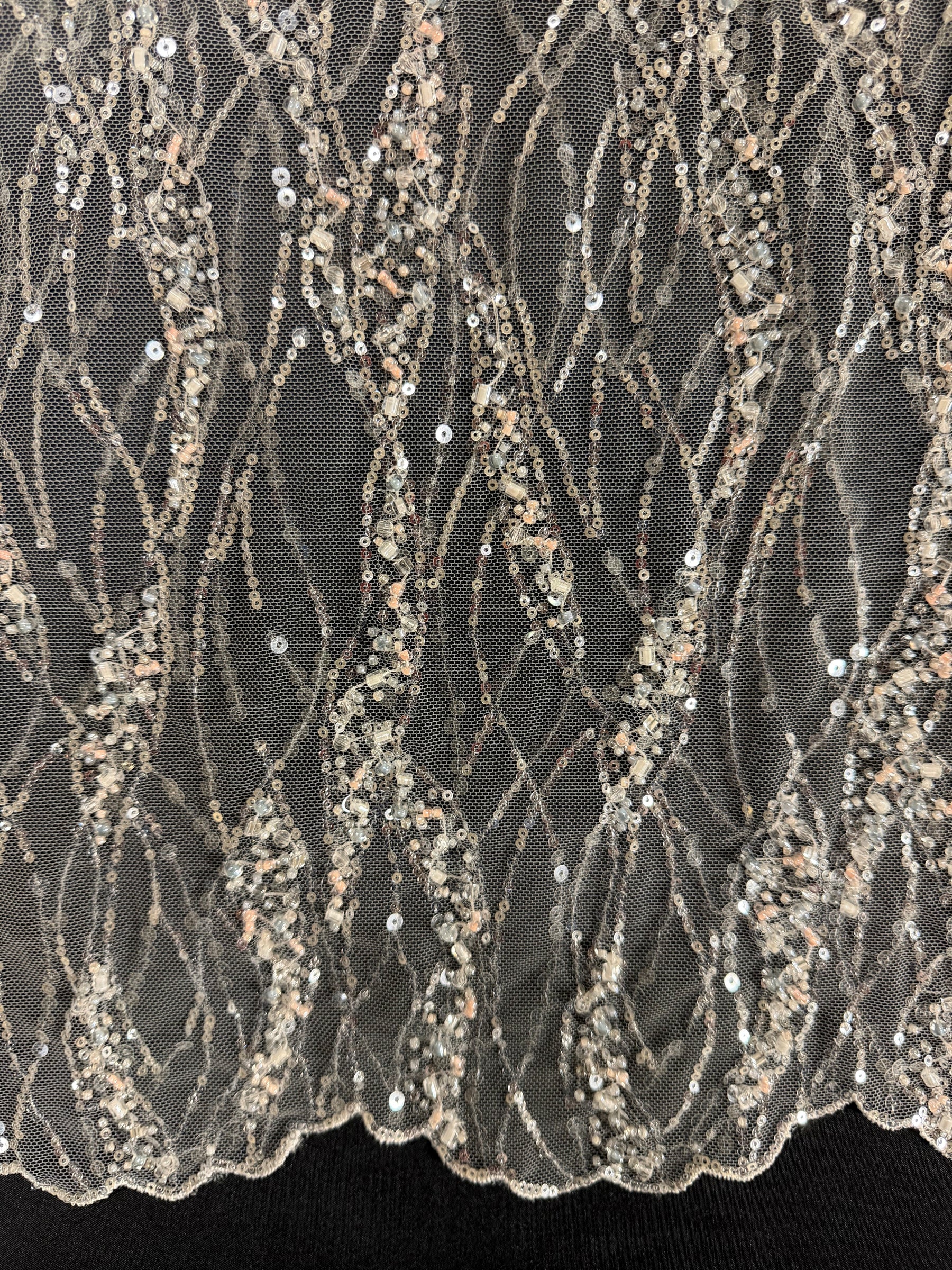Tulle brodé de perles ivoire/rose - EB1049