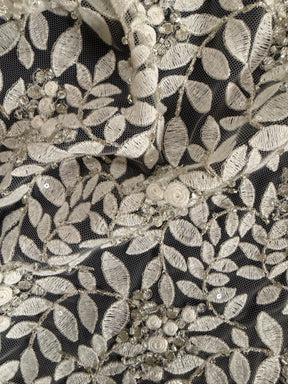 Tulle brodé de perles ivoire/argent - EB1052