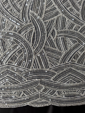 Tulle brodé de perles ivoire - EB1056
