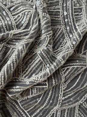 Tulle brodé de perles ivoire - EB1056