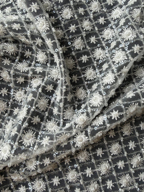 Tulle brodé de perles ivoire - EB1059