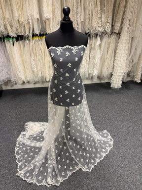 Tulle brodé de perles ivoire - EB1067