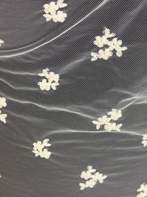 Tulle brodé de perles ivoire - EB1067