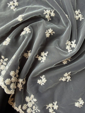 Tulle brodé de perles ivoire - EB1067