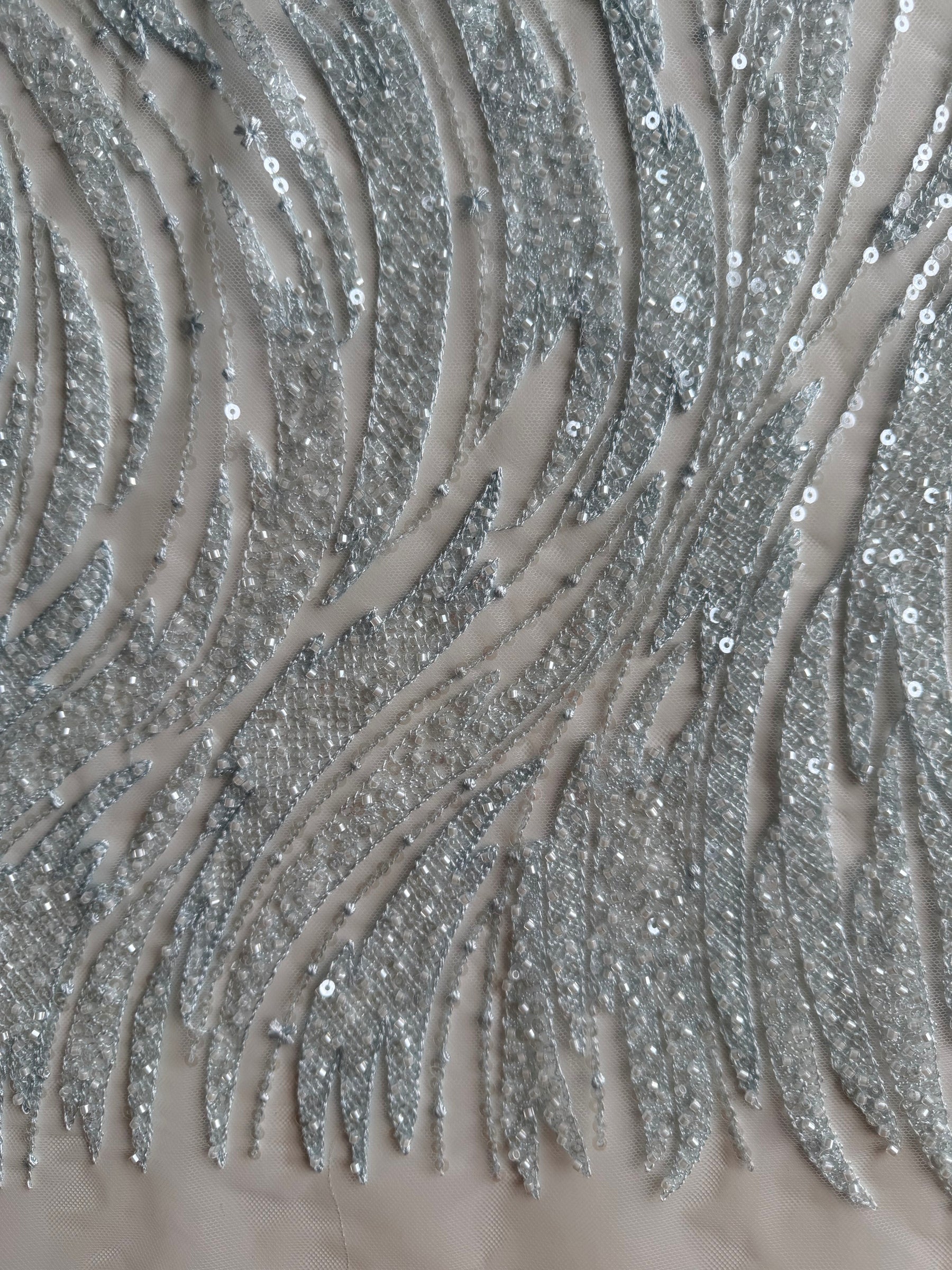 Tulle bleu ciel brodé de perles - EB1068