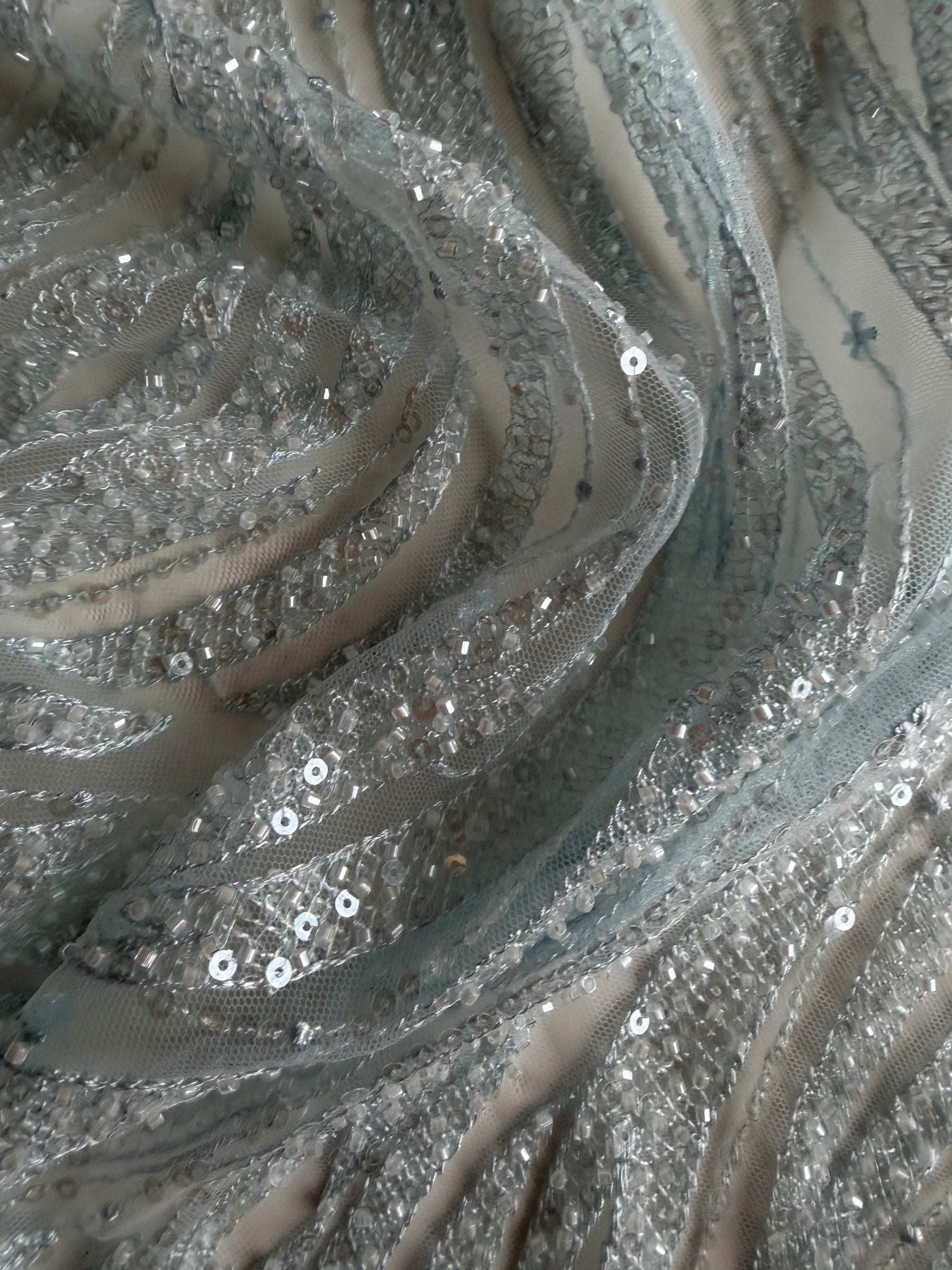 Tulle bleu ciel brodé de perles - EB1068