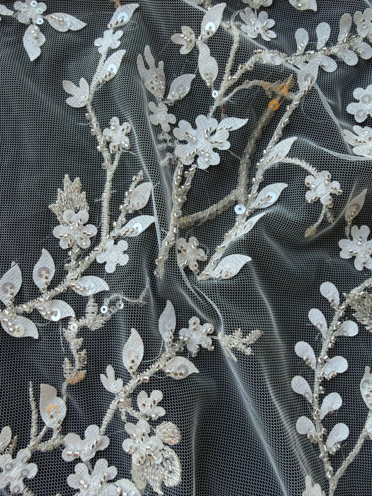 Tulle brodé de perles champagne/argent - EB1073