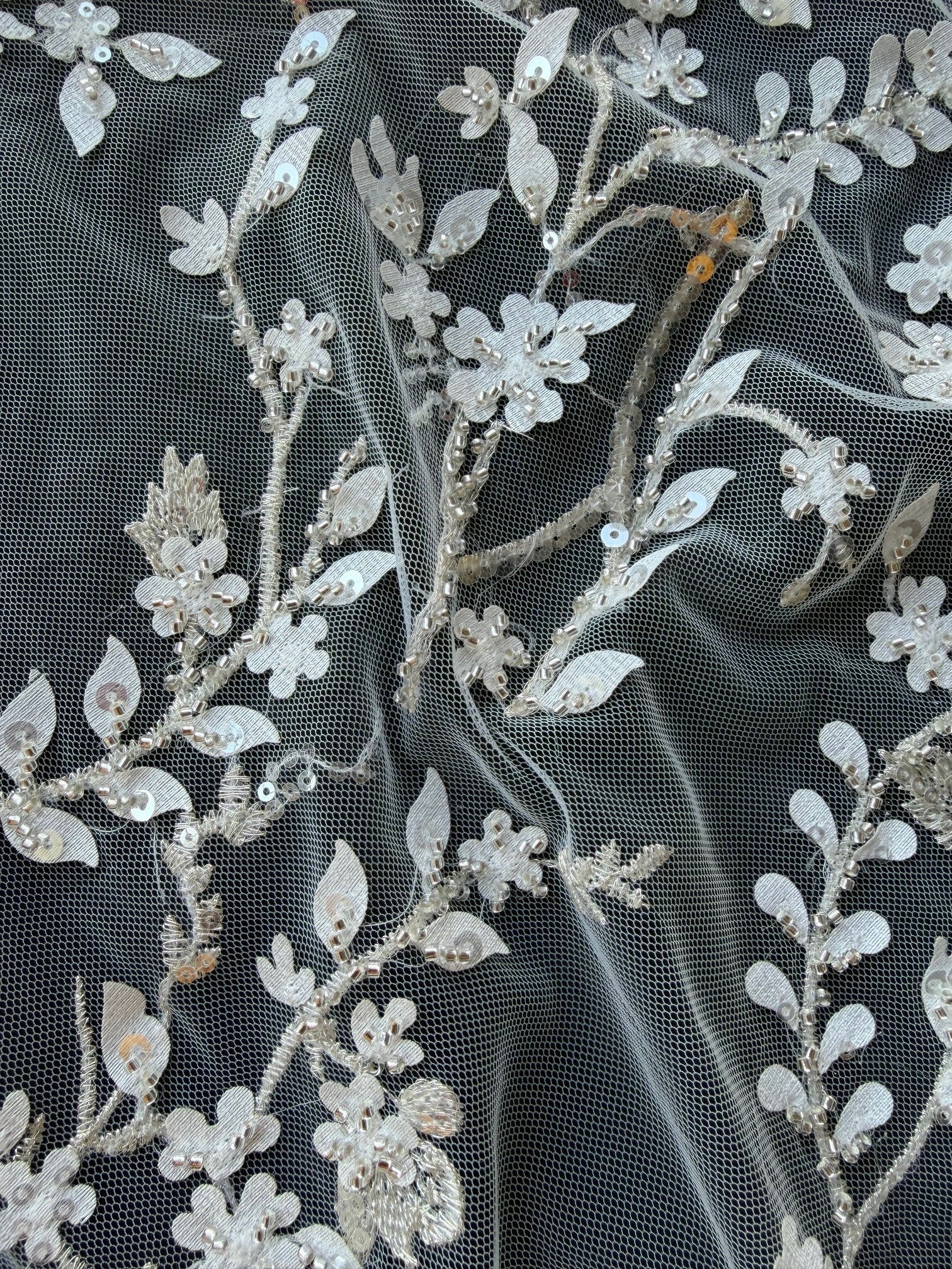 Tulle brodé de perles champagne/argent - EB1073