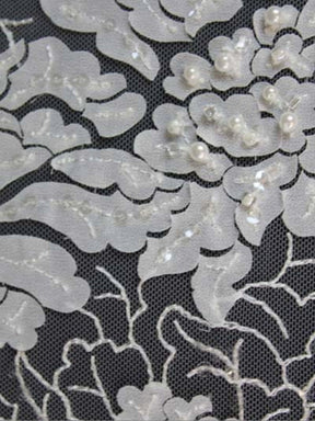 Tulle brodé de perles ivoire - EB1076