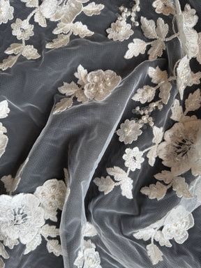 Tulle ivoire brodé de perles 3D - EB1088