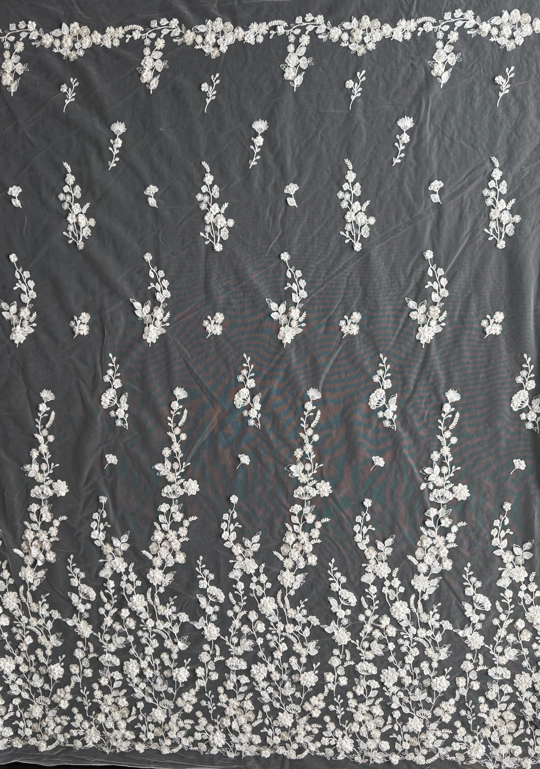 Tulle ivoire brodé de perles 3D - EB1094