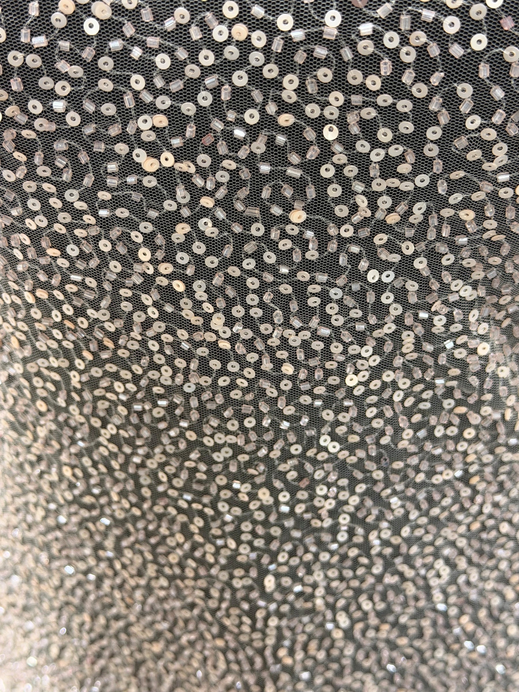 Tulle brodé de perles rose foncé - EB1103