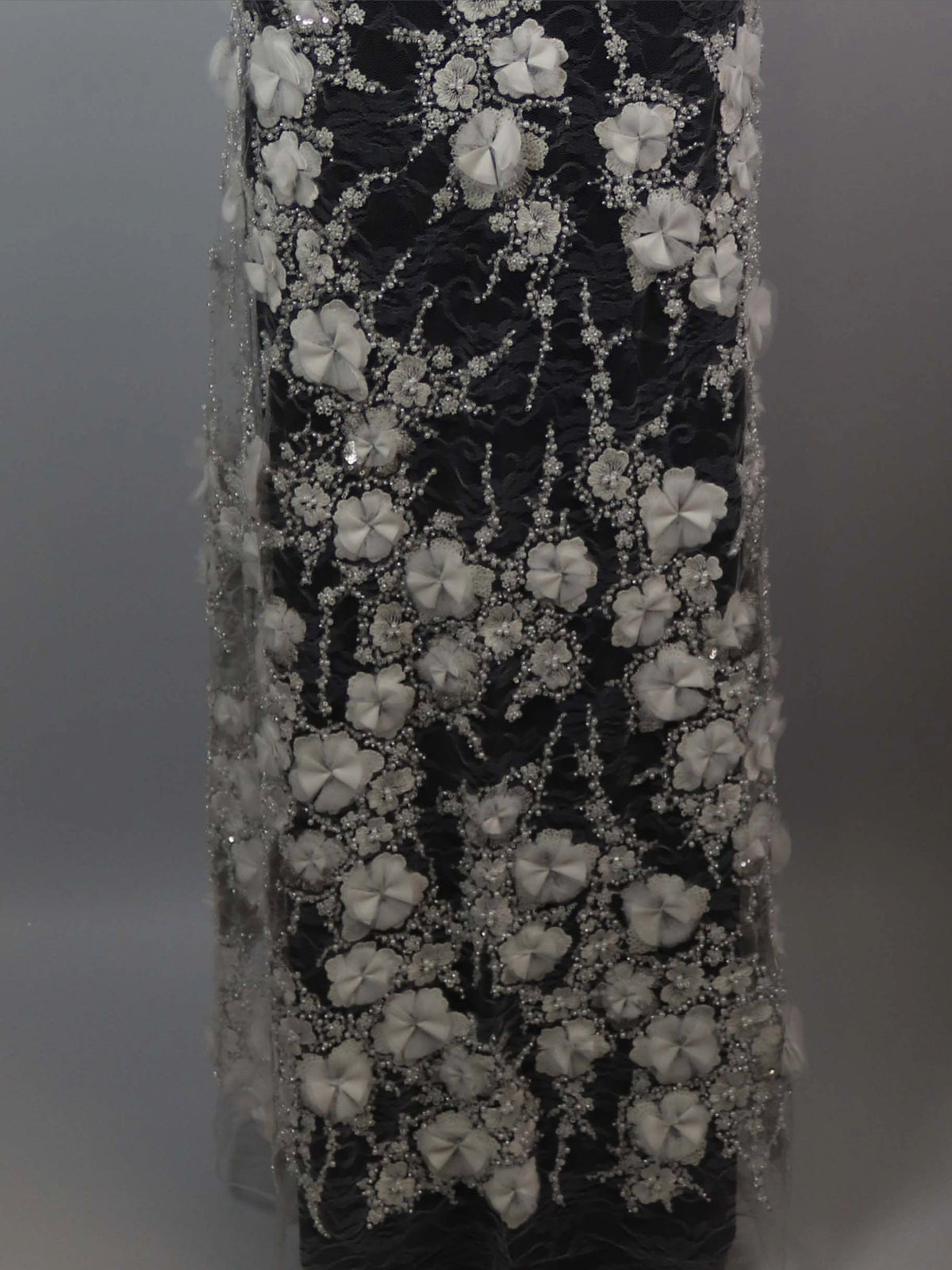 Tulle ivoire brodé de perles en 3D - EB1106