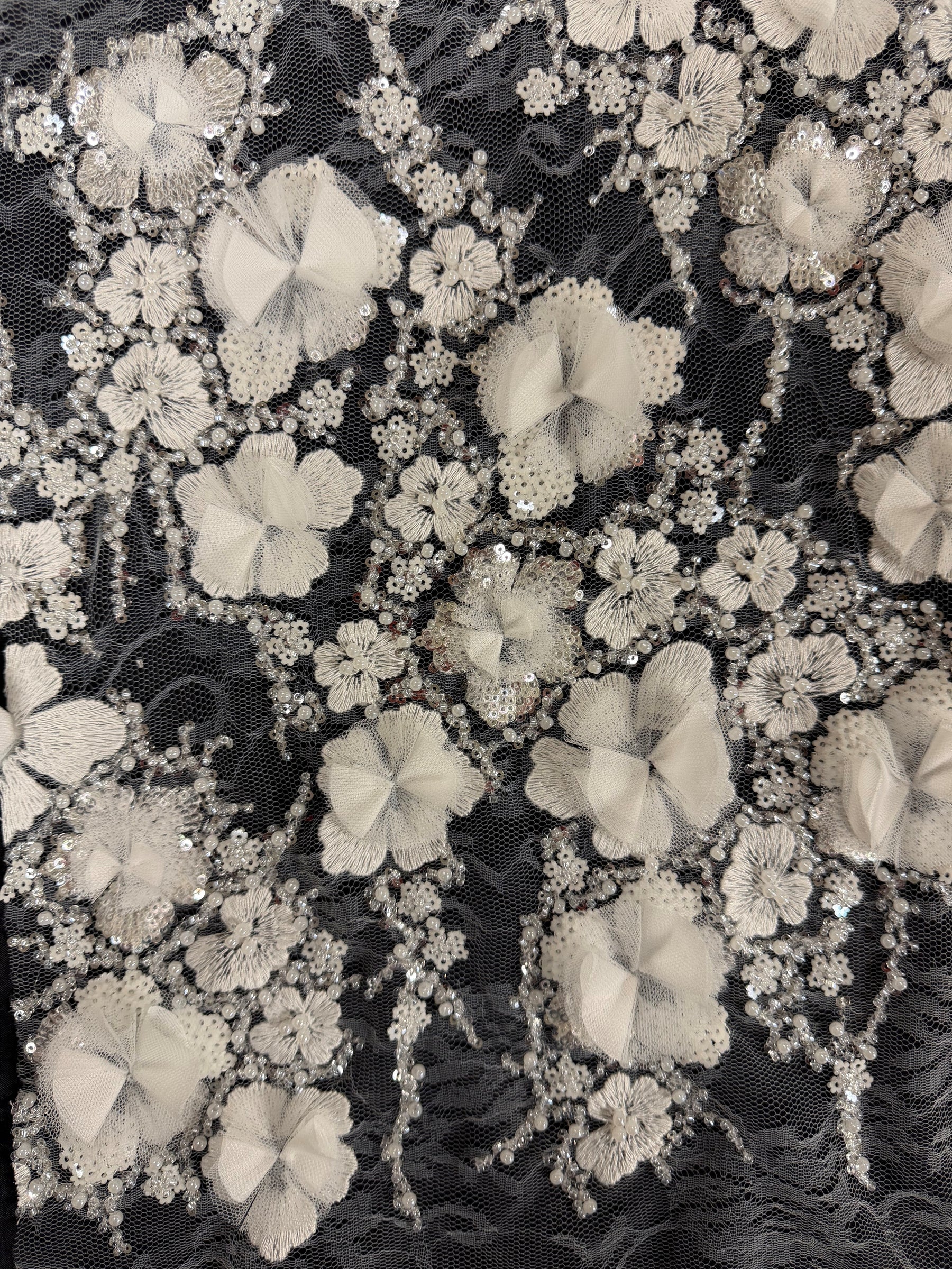 Tulle ivoire brodé de perles en 3D - EB1106