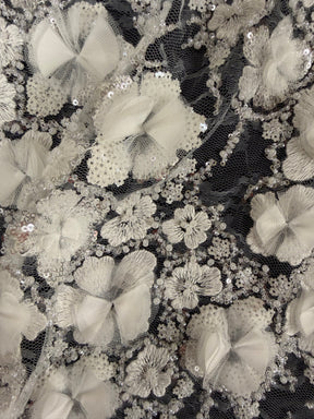 Tulle ivoire brodé de perles en 3D - EB1106