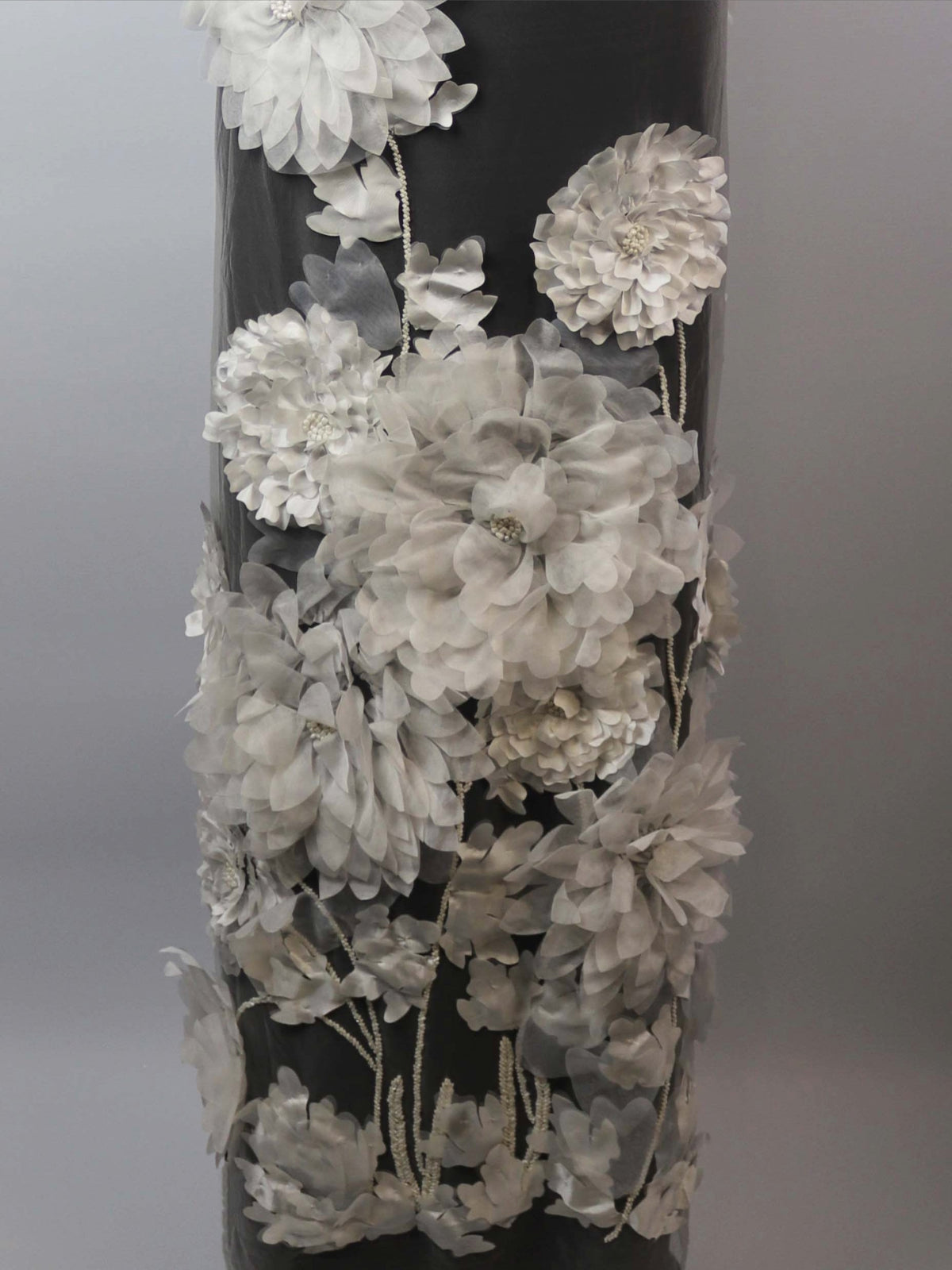 Tulle ivoire brodé de perles 3D - EB1109