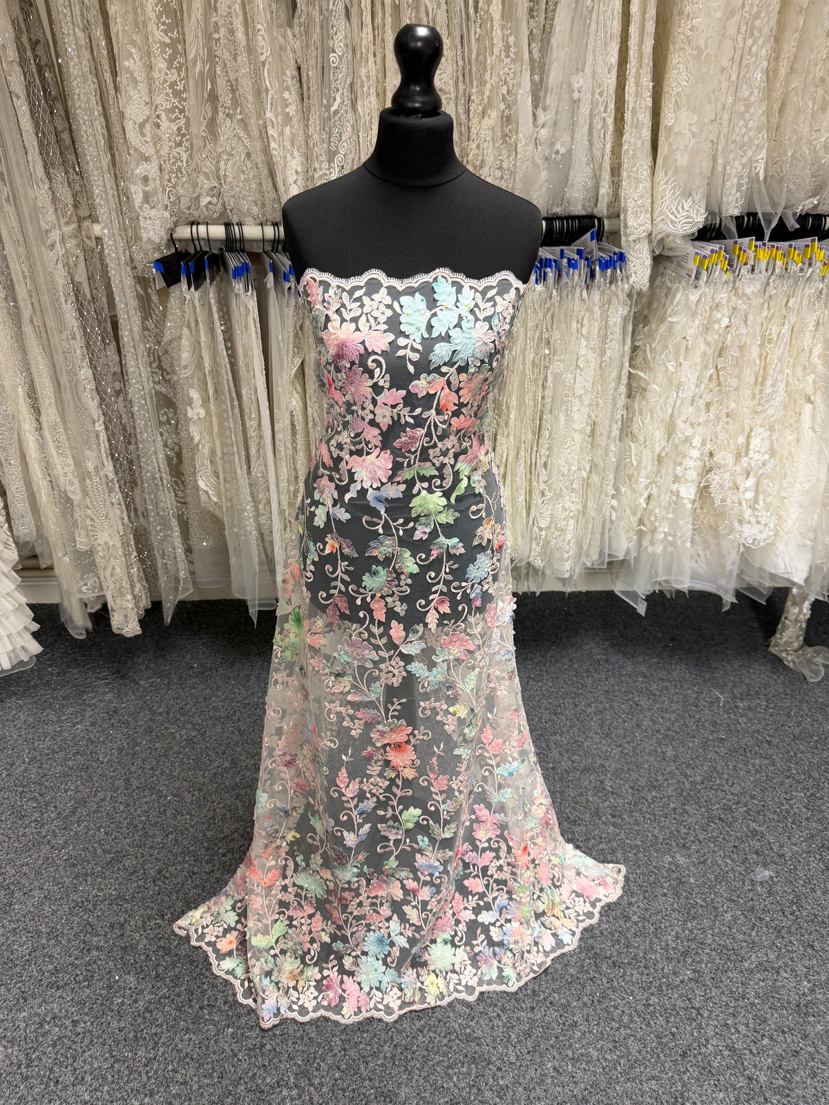 Tulle à sequins brodés ivoire/multicolore - EB3007