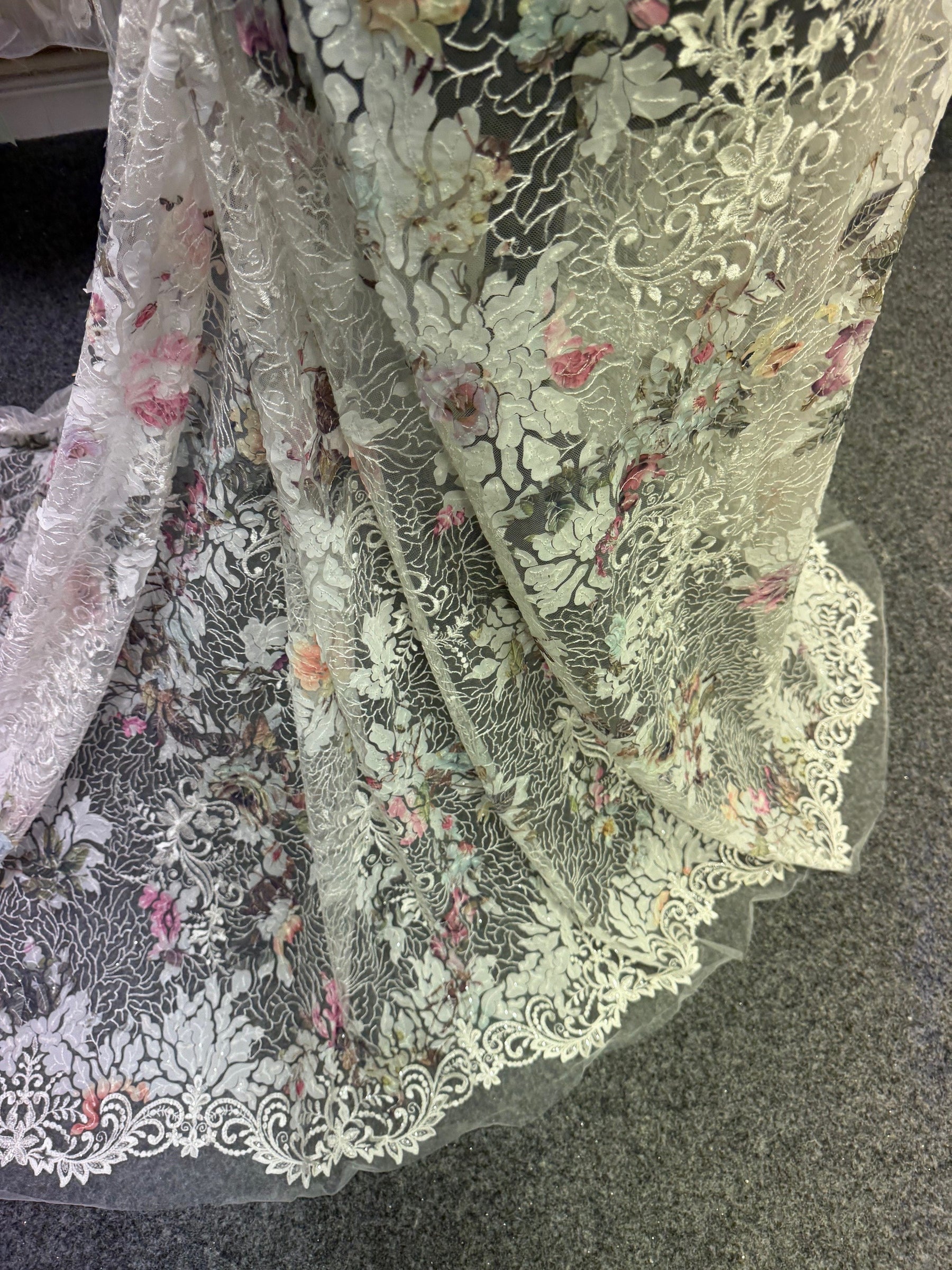Tulle imprimé à sequins ivoire – EB3010