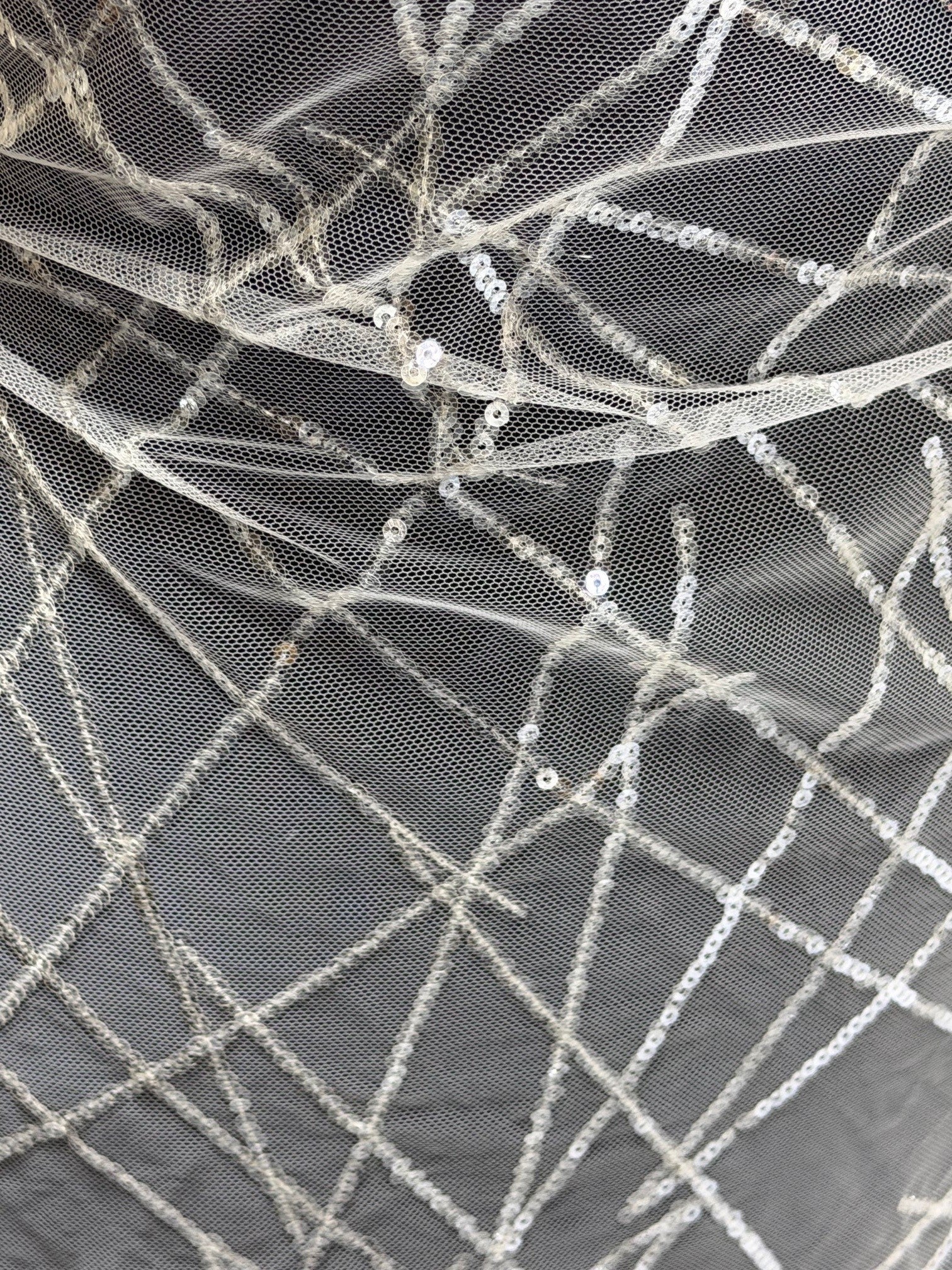 Tulle brodé de sequins ivoire - EB3022