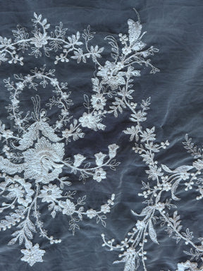 Dentelle brodée ivoire sur ivoire - EB3027