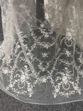 Dentelle brodée ivoire sur ivoire - EB3027
