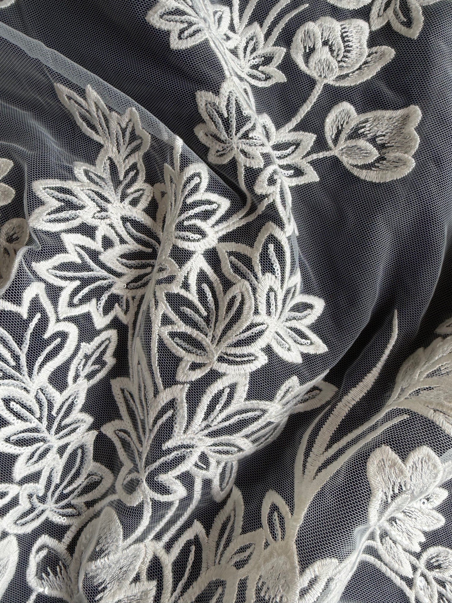Dentelle brodée de sequins ivoire - EB3035