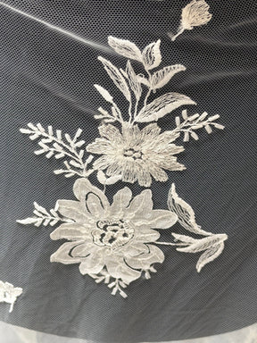 Dentelle brodée de sequins ivoire - EB3041