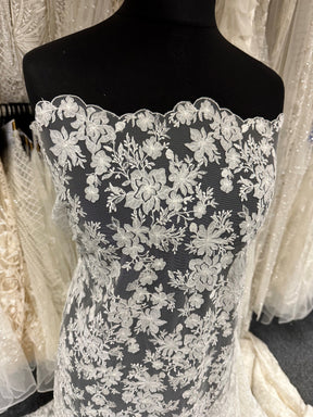 Dentelle brodée à sequins ivoire - EB3053