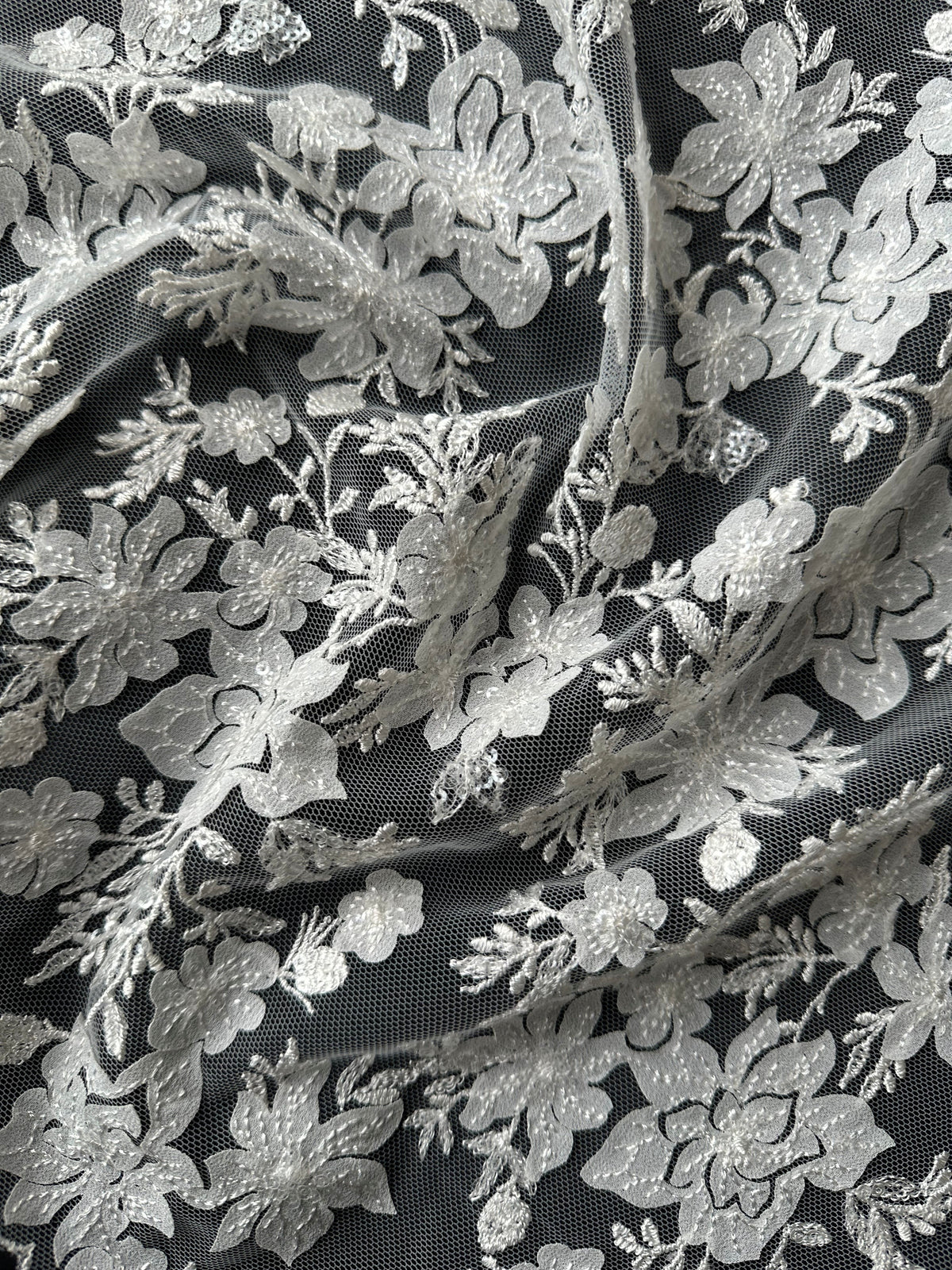 Dentelle brodée à sequins ivoire - EB3053