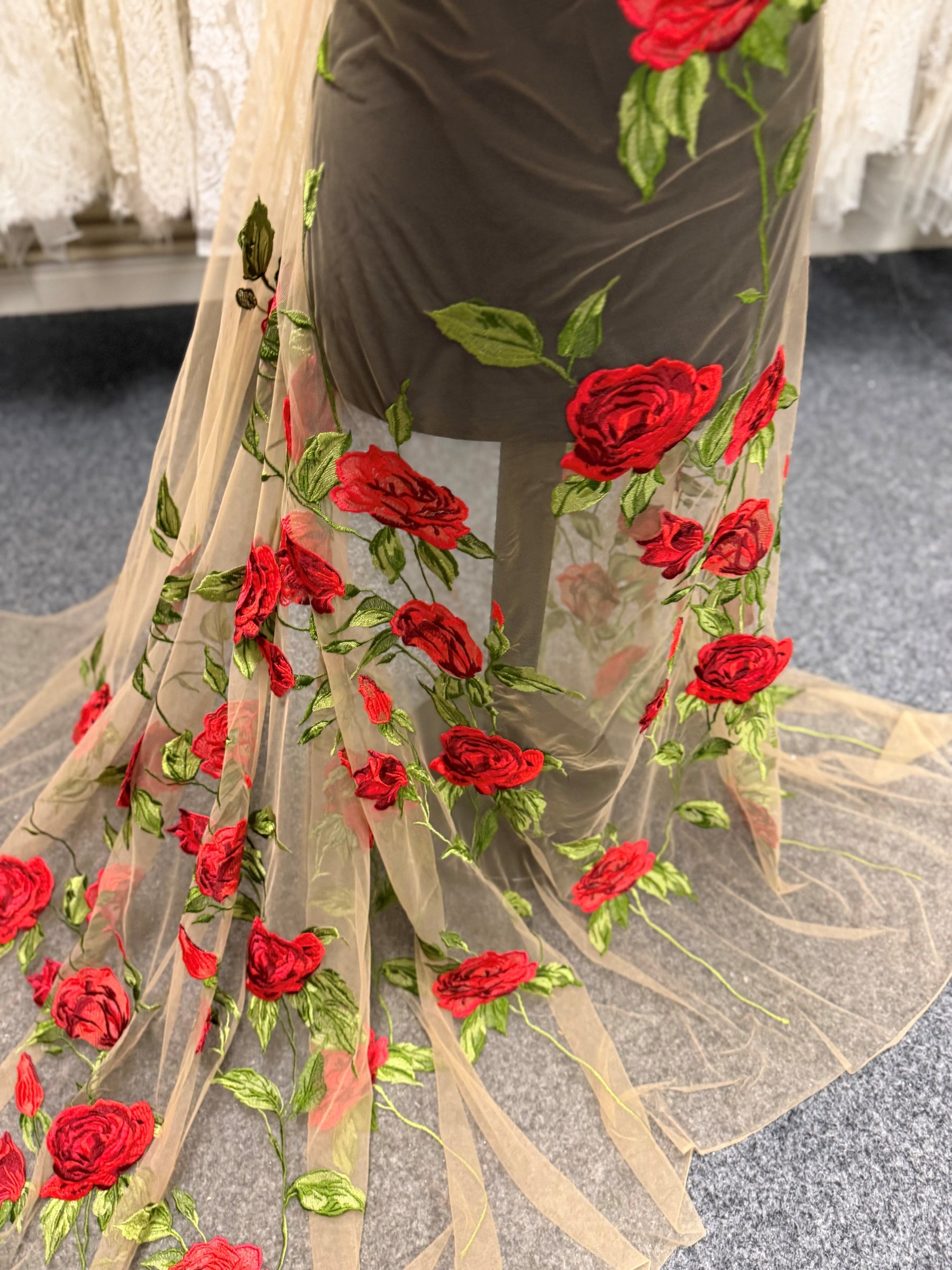 Dentelle rose brodée couleur chair - EB5004