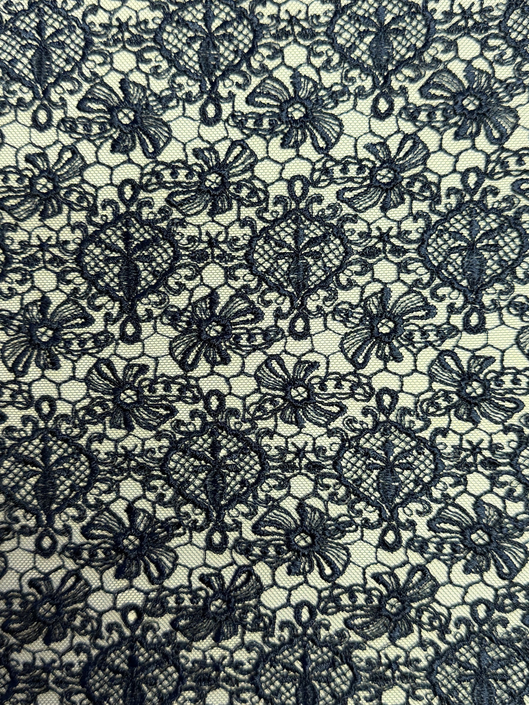 Dentelle brodée marine - EB5010