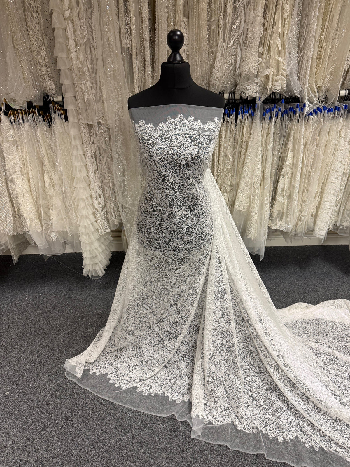 Tulle brodé ivoire - EB5017