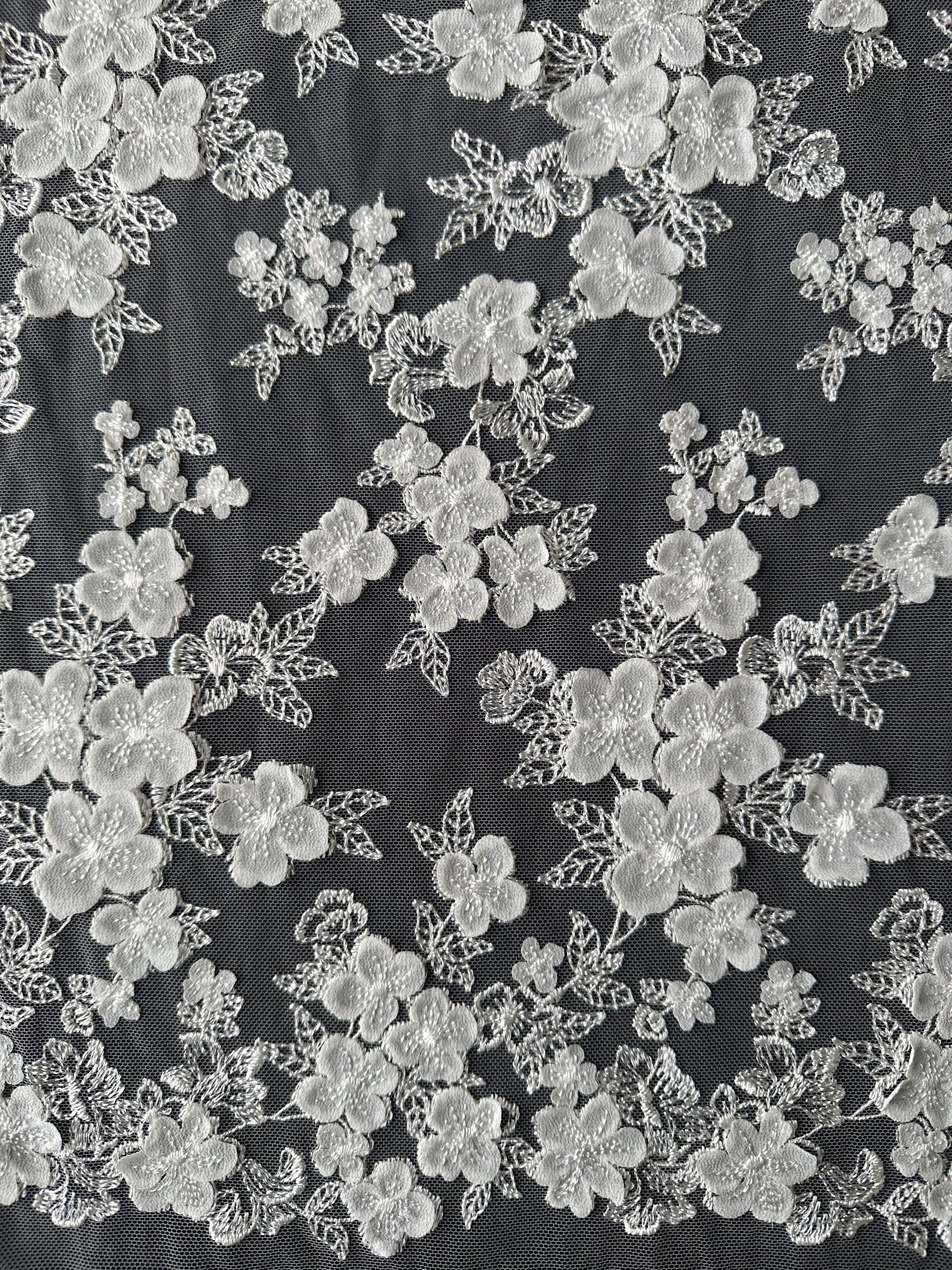 Dentelle 3D brodée ivoire - EB5033