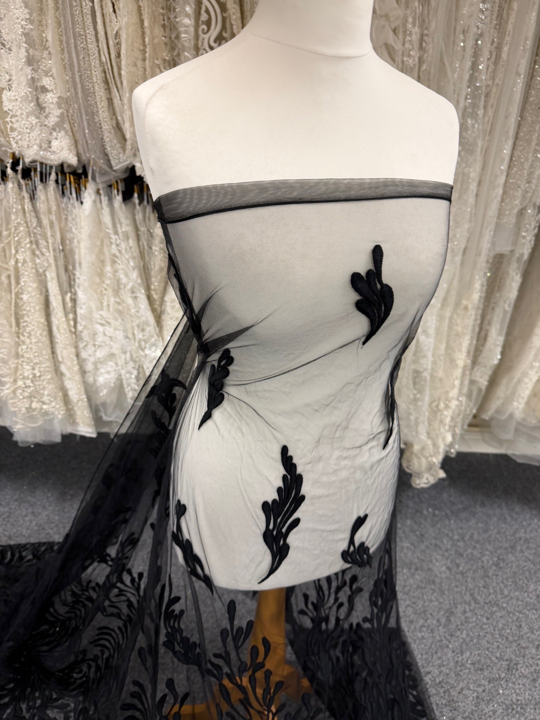 Dentelle brodée noire - EB5053