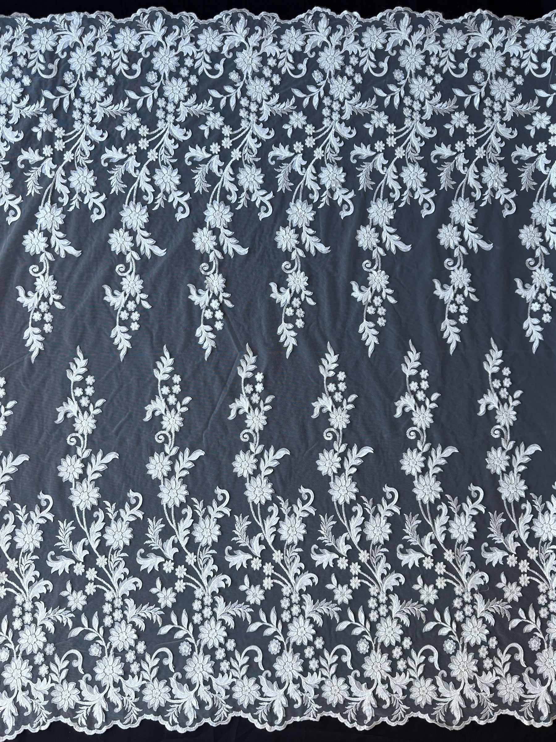 Dentelle brodée ivoire - EB5036