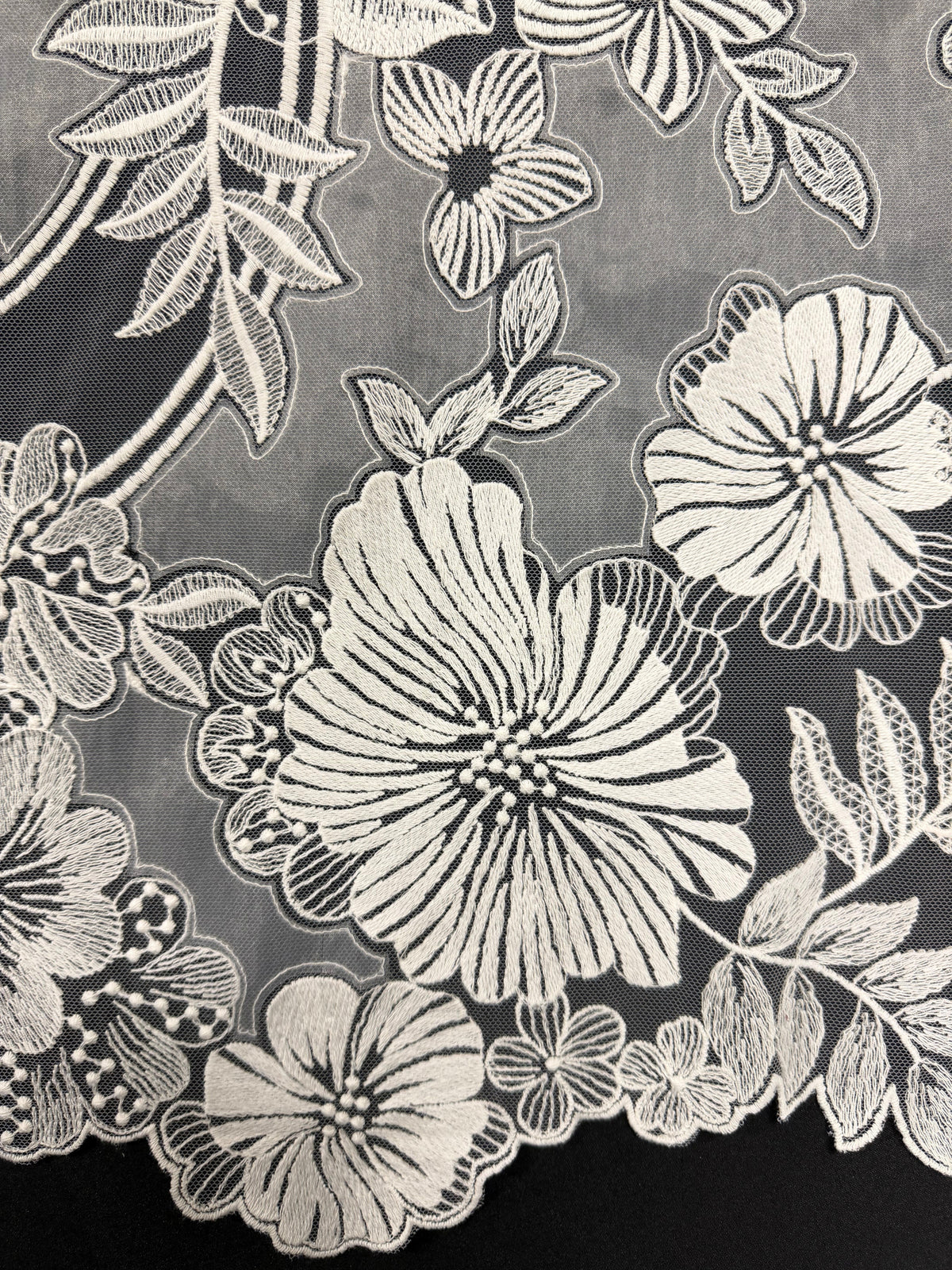 Dentelle florale brodée ivoire - EB5057