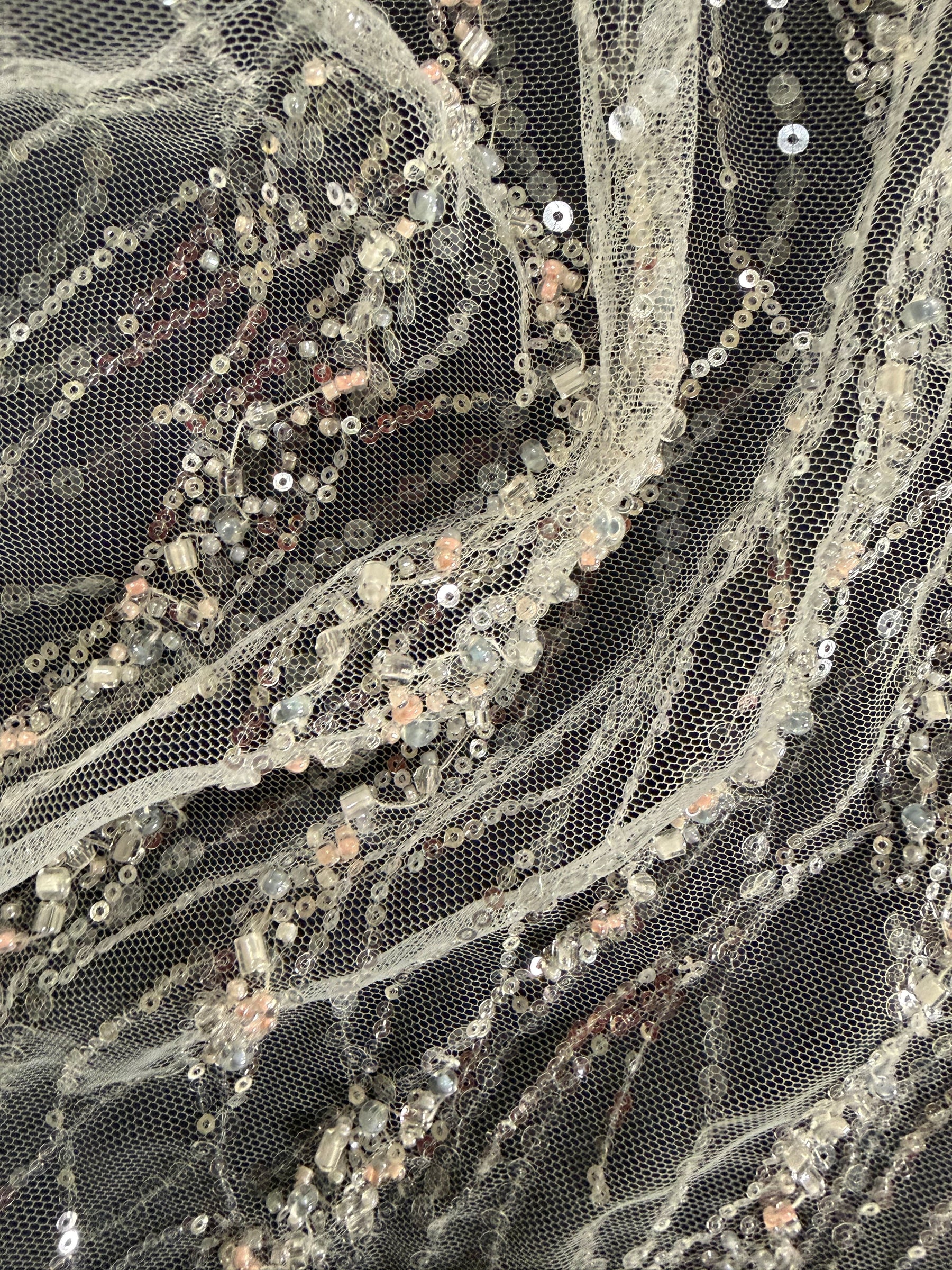 Tulle brodé de perles ivoire/rose - EB1049