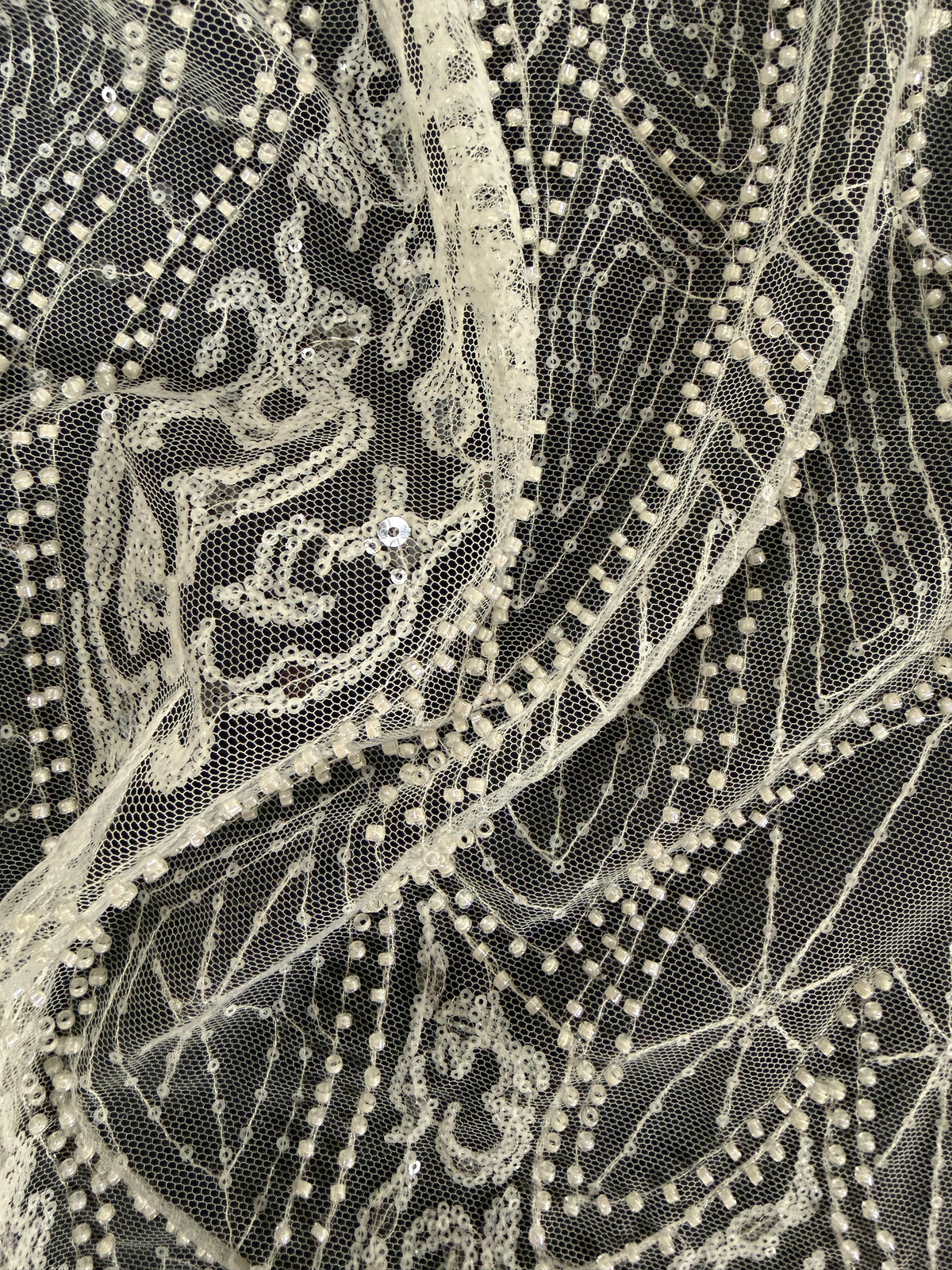 Tulle brodé de perles ivoire - EB1051