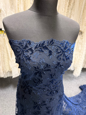 Velours marine brodé de dentelle - Madina