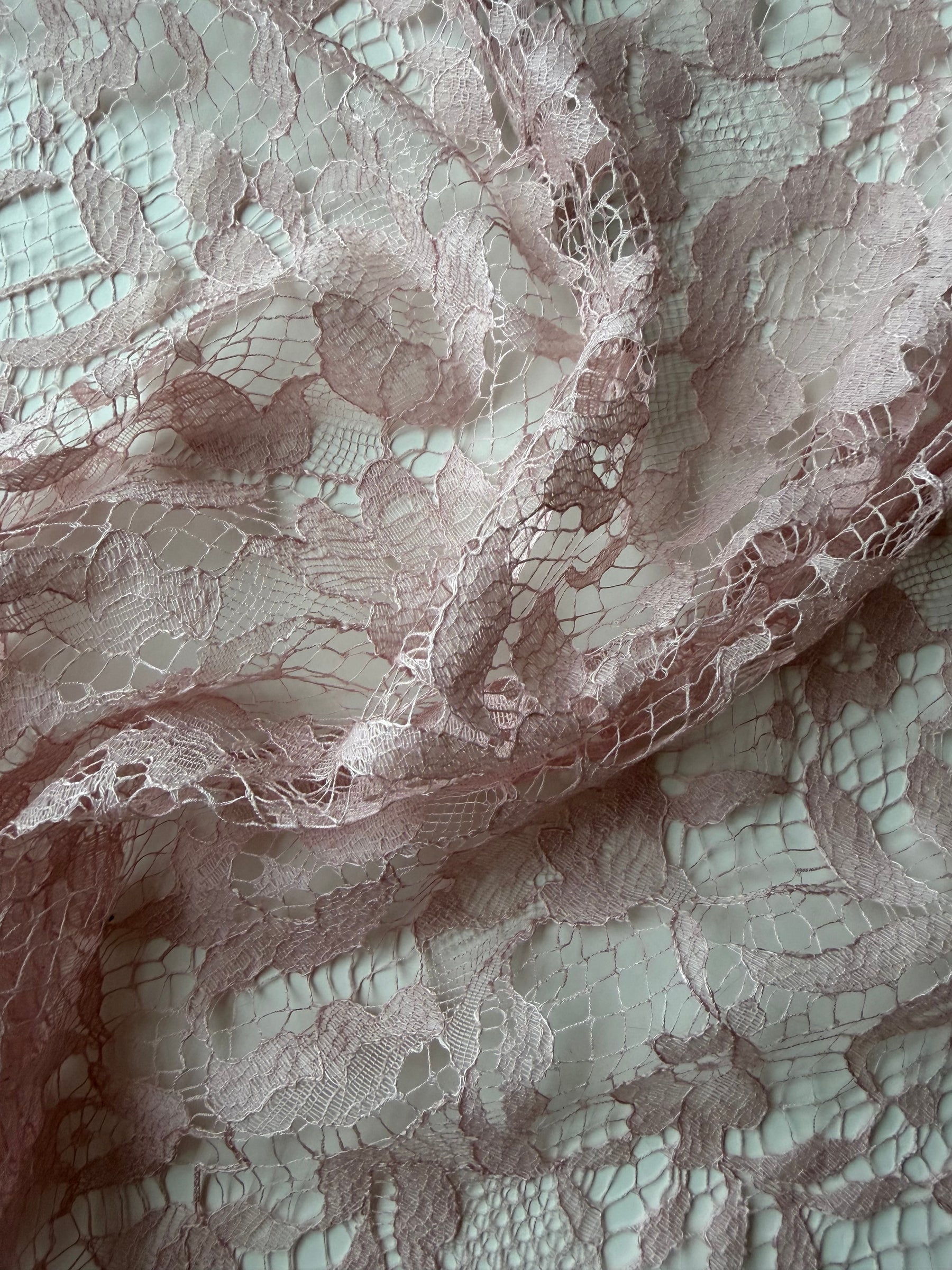 Dentelle Chantilly Laine Soie Rose Antique - P269