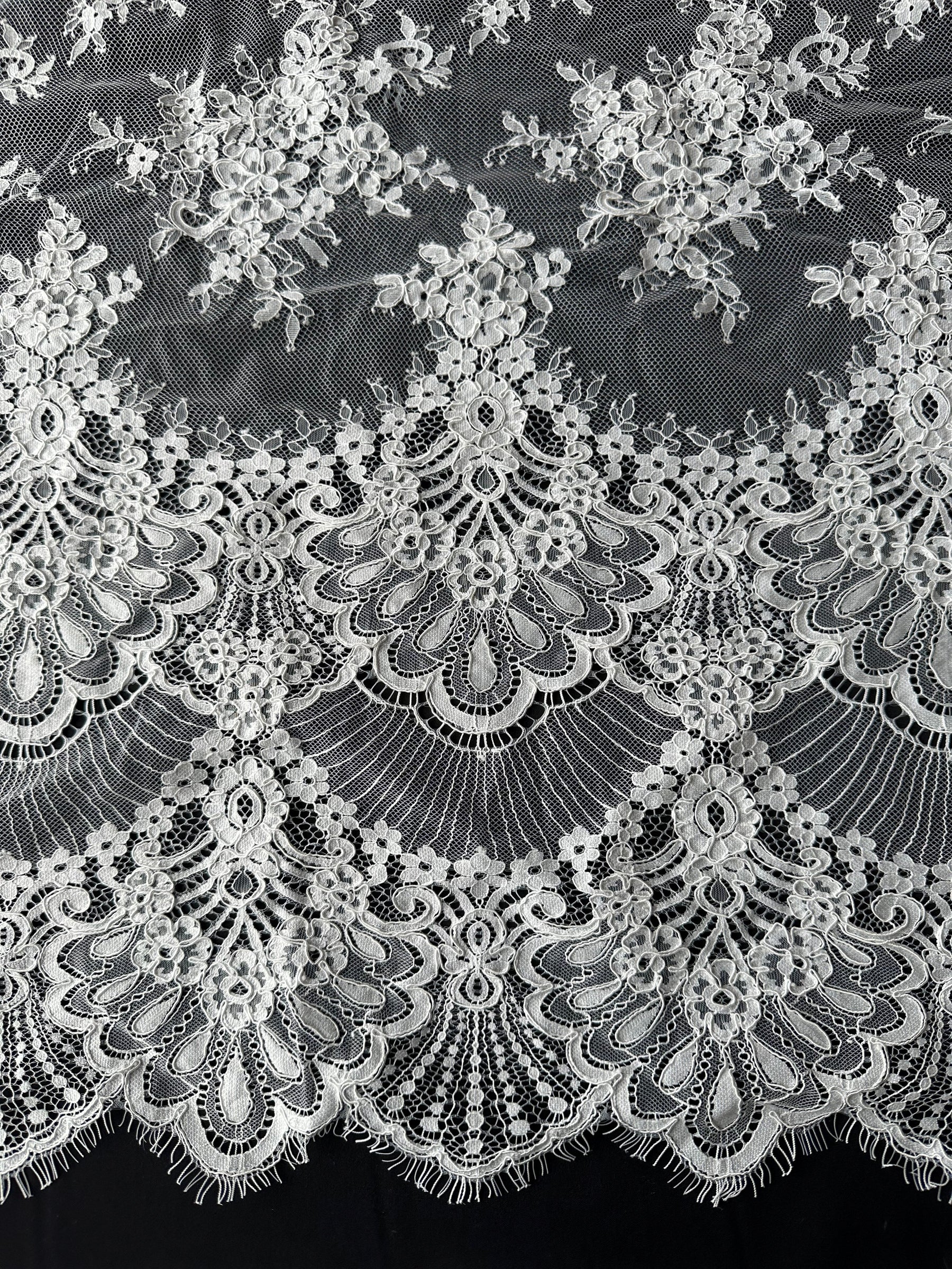 Dentelle florale ivoire à cordon – Faraday