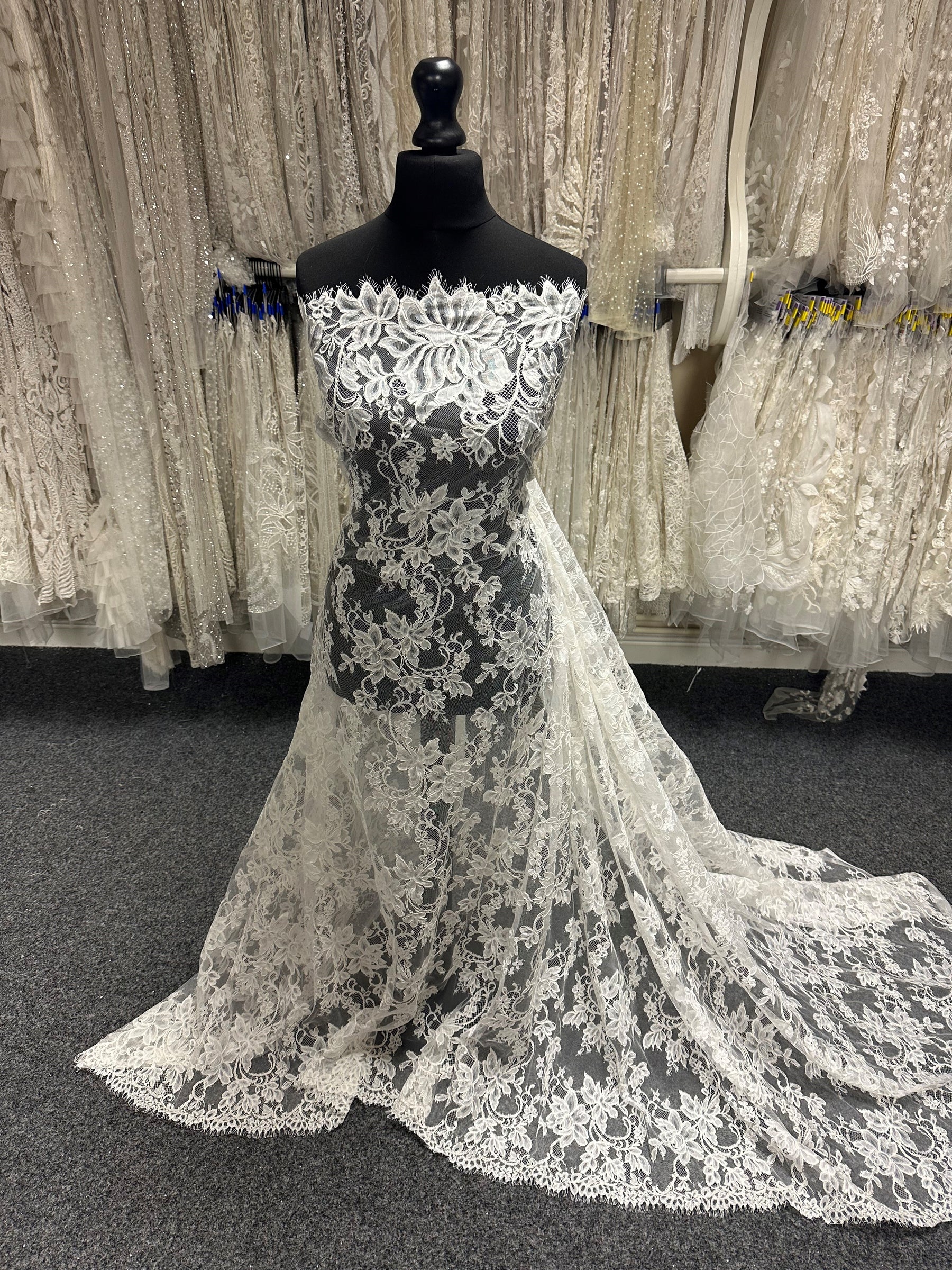 Dentelle cordée ivoire – Fia