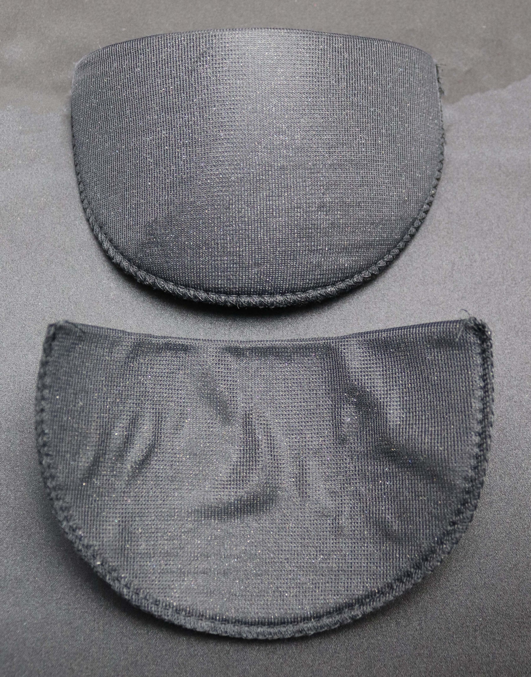 Épaulières en mousse recouvertes de nylon noir - HA4003 Petite